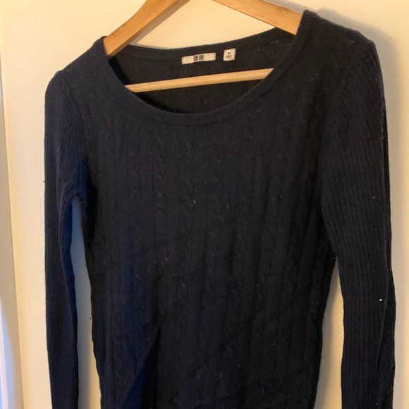 Navy Uniqlo Sweater Size XS - Picture 1 of 4